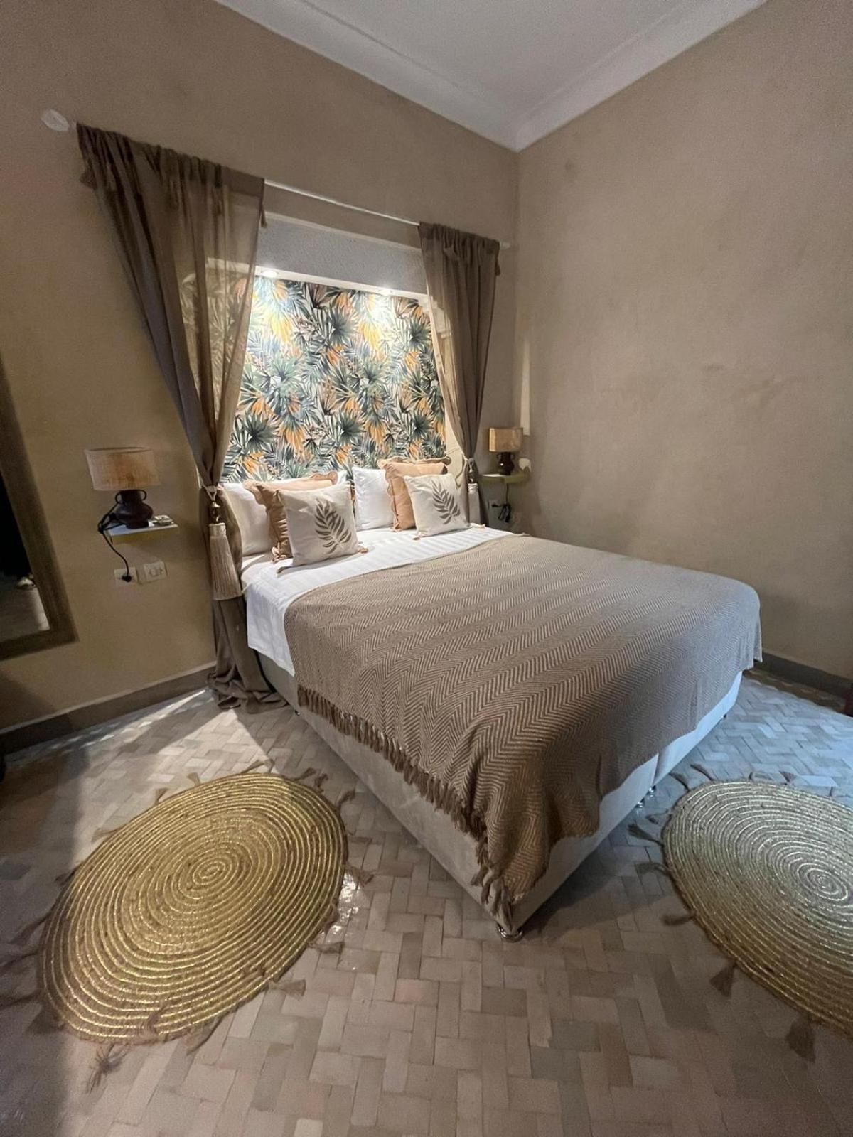 Riad Amazing Amazigh Avec Jacuzzi Petit Dejeuner Compris Avec Aussi Chambres Familiales Pres De La Place Jemaa El Fna Marrakesh Exterior foto