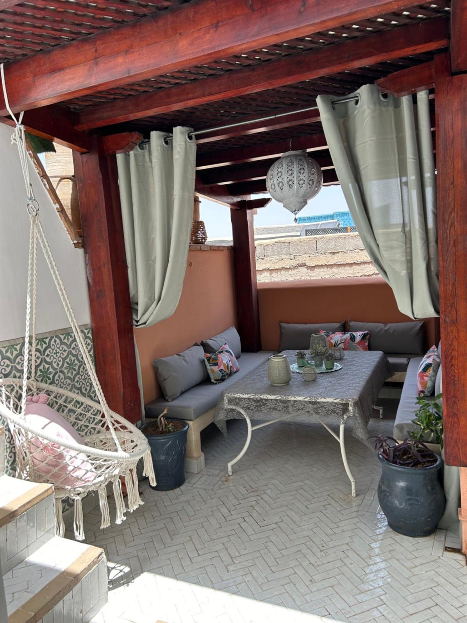 Riad Amazing Amazigh Avec Jacuzzi Petit Dejeuner Compris Avec Aussi Chambres Familiales Pres De La Place Jemaa El Fna Marrakesh Exterior foto