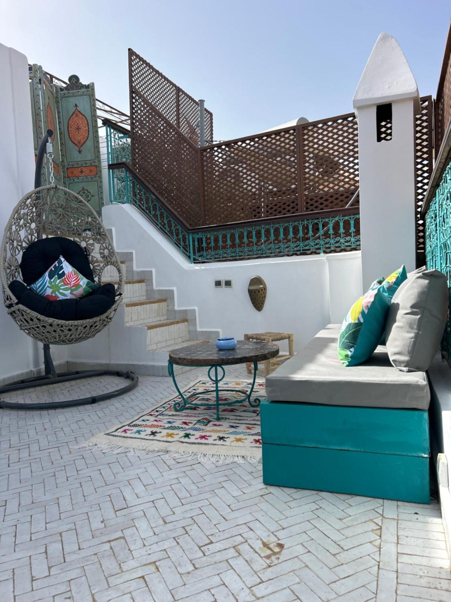 Riad Amazing Amazigh Avec Jacuzzi Petit Dejeuner Compris Avec Aussi Chambres Familiales Pres De La Place Jemaa El Fna Marrakesh Exterior foto